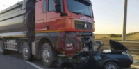 В Белогорском районе грузовик врезался в легковушку - Вести Крым