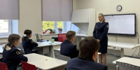 Руководитель следственного отдела по городу Кировску провела для кадетов гимназии занятие, приуроченное ко Дню солидарности в борьбе с терроризмом - Следственный комитет
