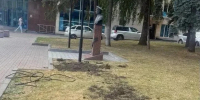 В Курске по просьбам жителей восстановлена подсветка бюста героя Советского Союза Михаила Булатова - Комсомольская Правда