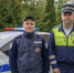 Псковский экипаж ДПС помог потушить загоревшийся в пробке автомобиль - Псковская правда