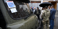 Губернатор Александр Дрозденко передал бойцам специальной военной операции автомобиль - Pro-Volhov.Ru
