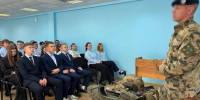 В Саранске в День солидарности в борьбе с терроризмом росгвардейцы провели урок безопасности с лицеистами - Росгвардия