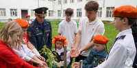 В День солидарности в борьбе с терроризмом сотрудники МЧС России и их юные помощники почтили память жертв терроризма - МЧС