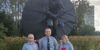 Сотрудники СИЗО-12 ГУФСИН возложили цветы к памятнику Героя Российской Федерации Дмитрию Разумовскому - УФСИН по г. Москве