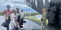 Три поколения семьи Маврикия Слепнева посетили мемориальный комплекс в Зайцево - 47Channel.Ru