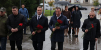 Александр Цыбульский в Новодвинске почтил память защитников Отечества разных поколений - Единая Россия