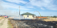 В Волгограде ликвидировали возгорание сухой травы на 500 квадратных метрах - Родной город Волгоград