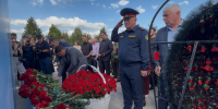 Руководство и личный состав УФСИН России по РСО–Алания во главе с начальником Управления Константином Шулаковым почтили память жертв теракта в Беслане - Газета Слово