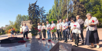 Енакиевские партийцы почтили память Героев ВОВ в 83-ю годовщину освобождения города от немецко-фашистских захватчиков - ЛДПР