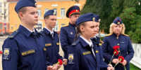 В Смоленске сотрудники СУ СК России по Смоленской области и кадеты профильного кадетского класса почтили память жертв терроризма - Следственный комитет