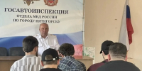 Устроивших танцы на дороге в Пятигорске бородачей из свадебного кортежа наказали - Комсомольская Правда