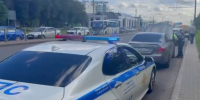 Автора опасных маневров на иномарке по Невскому проспекту нашли через интернет - 47 новостей
