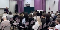 На Камчатке ветеран Росгвардии провел «Урок мужества» в честь окончания Второй мировой войны - Росгвардия