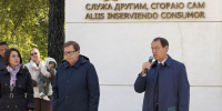 Память 46 медицинских работников, погибших от COVID-19, почтили в Иркутской области - Правительство Иркутской области