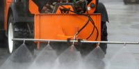 На юге Москвы произошло ДТП с участием поливальной машины и автобуса - M24.Ru