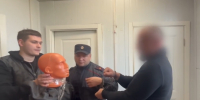 "Правой Игорю в нос". Обвиненный в убийстве под Гатчиной показал, как бросил коллегу в яму под грузовики - 47 новостей