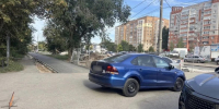 Volkswagen Polo наехал на 18‑летнего самокатчика в Самаре - Волга Ньюс