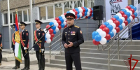 Сотрудник регионального Управления Росгвардии подздравил учеников подшефной школы с Днем Знаний - Росгвардия