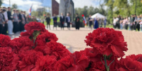 Более 150 автозаводцев почтили память жертв терроризма в парке Славы - Газета День города. Нижний Новгород