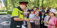 В Брянске росгвардейцы научили дошкольников безопасности на дорогах - БрянскToday.Ru