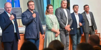 Виталий Хоценко встретился с жителями Называевского района - 12 канал
