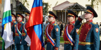 В Кирове росгвардейцы приняли участие в церемонии открытия мемориального комплекса «Аллея Славы» - Kirov.Online
