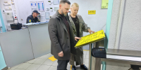 Депутат Игорь Пронин проверил доступность культурного комплекса «Ямал» для людей с инвалидностью - Законодательное Собрание