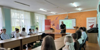 Спикер яктылыкны кире кайтара торган элементларга (фликерларга) аерым игътибар бирде. - Волжская новь