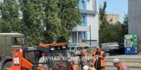 Десятки пластиковых бутылок, пакеты из-под сока и пачки от чипсов забили ливневую канализацию в Ейске - Приазовские степи