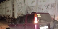 Автомобиль врезался в грузовой поезд на переезде в Забайкалье - Забайкальский рабочий