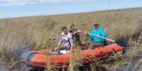 Спасатели нашли трёх замёрзших рыбаков на озере в Новосибирской области - Gorsite.Ru