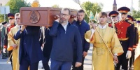 В Иркутске прошел Крестный ход с мощами святителей Иннокентия Иркутского и Спиридона Тримифунтского - Законодательное Собрание