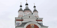 Олег Мельниченко и Инна Святенко посетили Троице-Сканов монастырь - Stolica58.Ru