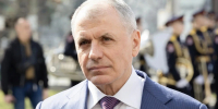 Аксенов поздравил главу Госсовета Крыма с высокой наградой - Комсомольская правда