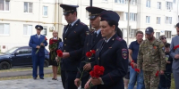 Липецкие полицейские почтили память Героев России Теперика и Белана - LipetskNews.Ru