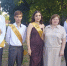 Кирилл Колесник, Вадим Куликов, Арина Кибе, Любовь Анатольевна Яровая (классный руководитель), Николай Бутенко на Дне молодежи в Центральном парке / Фото из архива редакции. - Газета Авангард