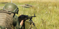 На полигоне в Бурятии мотострелки отрабатывают навыки работы с пулемётами - Baikal24.Ru