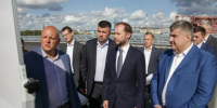 Виталий Королев вместе с руководителем Федерального дорожного агентства Романом Новиковым проинспектировали ход строительства Западного моста - Газета Новоторжский вестник