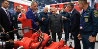 Главы МЧС России и Республики Татарстан осмотрели отечественные и зарубежные образцы техники и вооружения на салоне «Комплексная безопасность» - МЧС КБР
