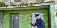 Прокуратура обязала УК устранить грибок и разрушения в подъезде дома в Ефремове - ГТРК