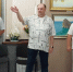 Артём Пучков (в центре) и Андрей Мальгин на вернисаже. - Крымская правда