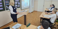 «Разговоры о важном» с дальневосточным акцентом: в амурских школах стартовал новый учебный год. - gtrkamur.ru - ГТРК Амур
