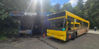 В Саранске автобус въехал при развороте в остановку, где сидела женщина - Вестник Мордовии