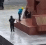 Памятник — не место для мусора - Город Дудинка