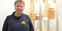 Ремесло, история и музыка встретились на выставке бересты Тамары Сутугиной в Великом Новгороде 1 - Газета Новгород