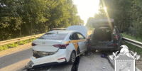 Пассажир легковушки попал в больницу после ДТП с тремя авто в Красном Бору - ЛенТВ24