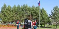 В посёлке Коммунар памятник погибшим участникам СВО построен на народные средства - Газета Заря