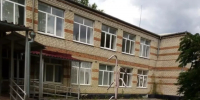 Бывшую Крыловскую школу в Тацинском районе продают с торгов: лот включает здания и участок за 1,8 млн рублей - Ростов161