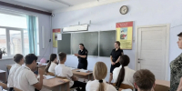 Полицейские Гулькевичского района провели беседу по правовой грамотности с учениками СОШ № 16 - Газета В 24 часа