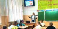 Библиотекарь вещает перед детьми - ЦГБ г. Мичуринска